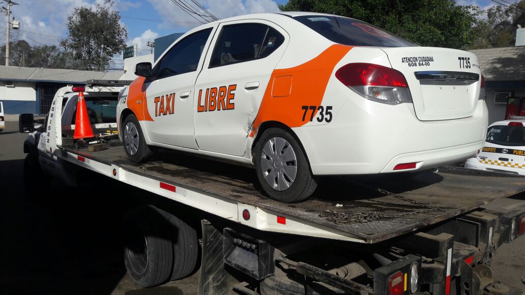 Endurecen operativos contra unidades de taxis clonados