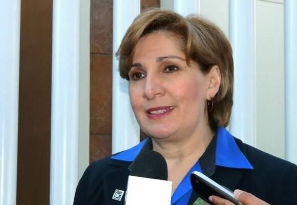 Mirna Rincón, ridiculiza a policí­as municipales y ministeriales