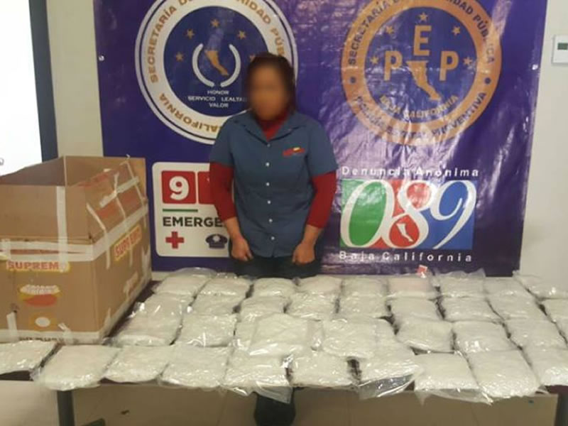 Detienen a mujer con 18 kilos de cristal