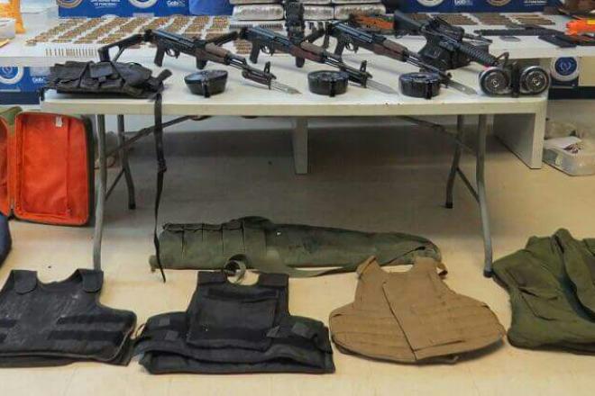 Liberación de 12 detenidos con arsenal de armas pone iracundo al “patas”