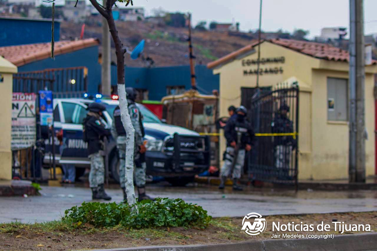 Residentes de Riveras del Bosque localizan a hombre sin vida a las afueras de una caseta de seguridad