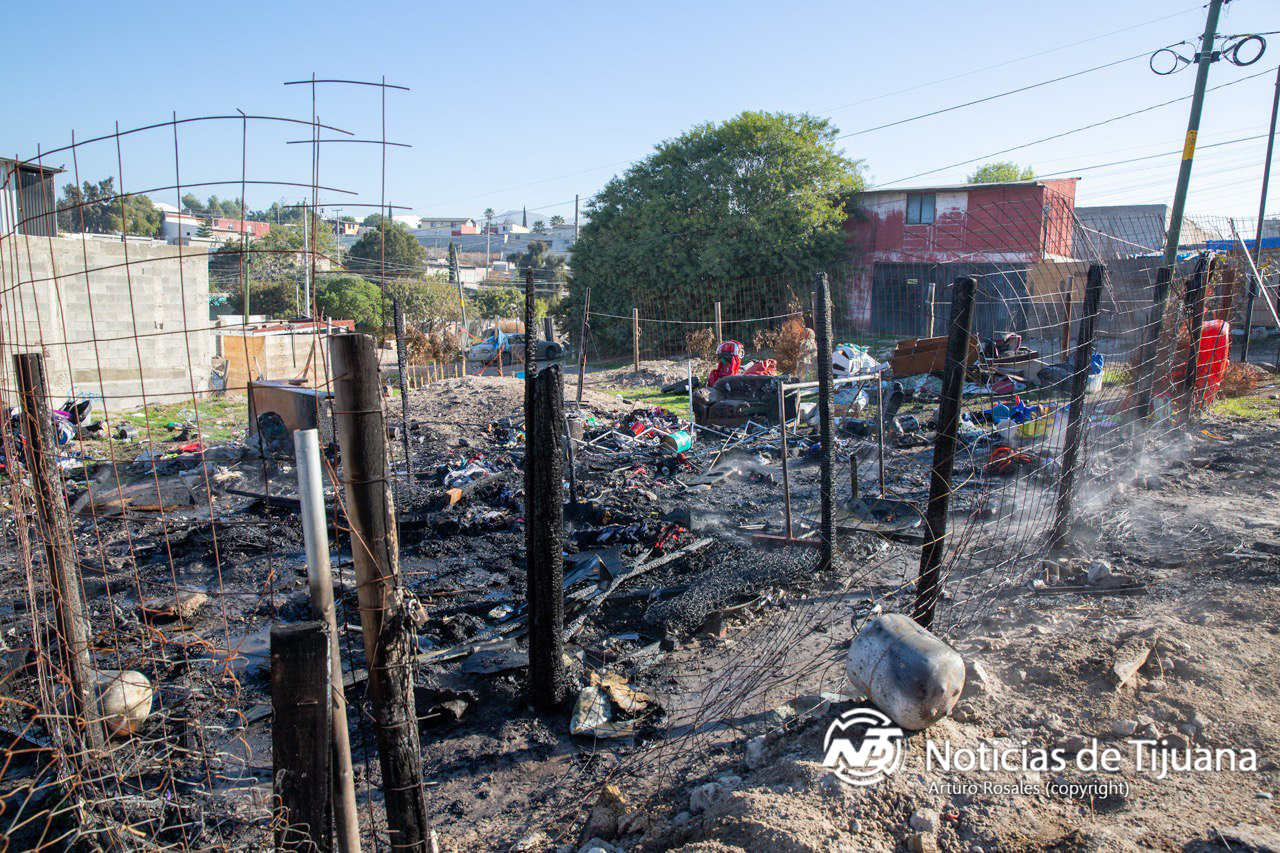 portada Incendio consume en su totalidad pequeño cuarto improvisado