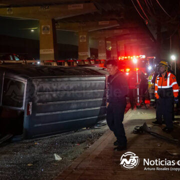 1 Conductor de 80 años vuelca su vehículo en colonia Castillo
