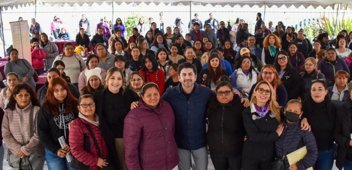 Acercan 1500 vacantes a mujeres en feria de empleo de CEJUM y el servicio nacional del empleo