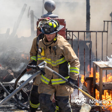 1 Incendio consume 3 viviendas en colonia Mariano Matamoros