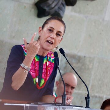 Sheinbaum Ceremonia Natalición Benito Juárez Sheinbaum impulsa la representación indígena en la Corte