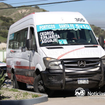 15 Tractocamión y unidad de Altisa protagonizan choque en la colonia El Tecolote
