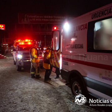 2 Atentan contra joven frente a negocio de abarrotes