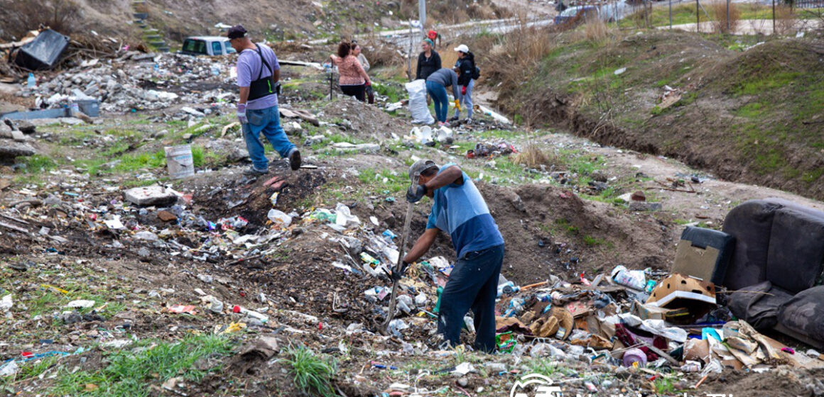 Basura y aguas negras amenazan la salud de escolares en el Real de San Francisco