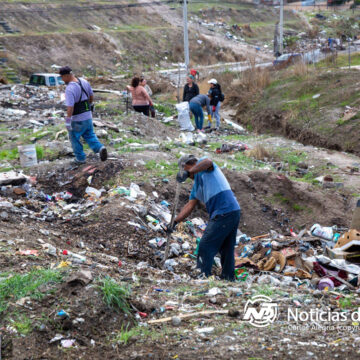 3 Basura y aguas negras amenazan la salud de escolares en el Real de San Francisco