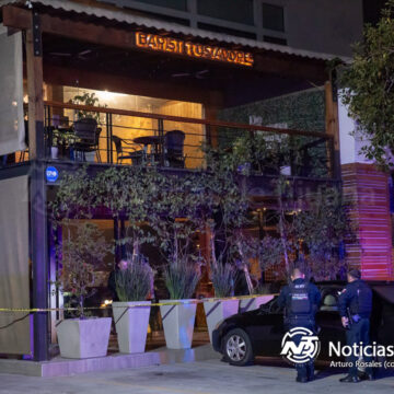 4 Intentan Incendiar Café Baristi con Bombas Molotov
