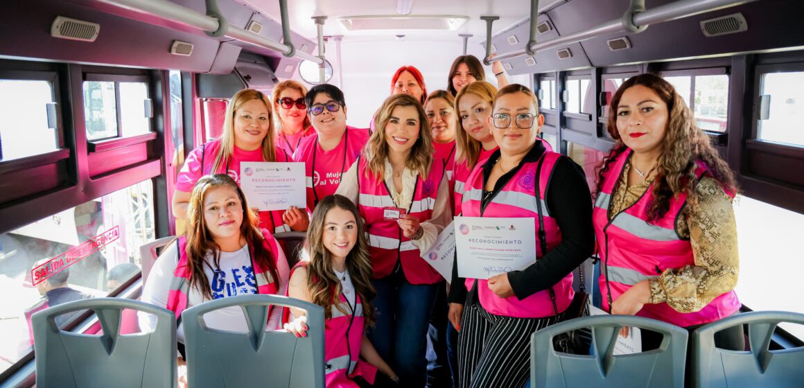 “Mujeres al volante” transforma vidas de más de 100 conductoras impulsadas por la gobernadora Marina del Pilar