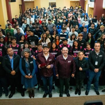 WhatsApp Image 2025-03-31 at 6.02.07 PM Reconoce Carlos Torres trabajo de la UTT y el esfuerzo de sus estudiantes