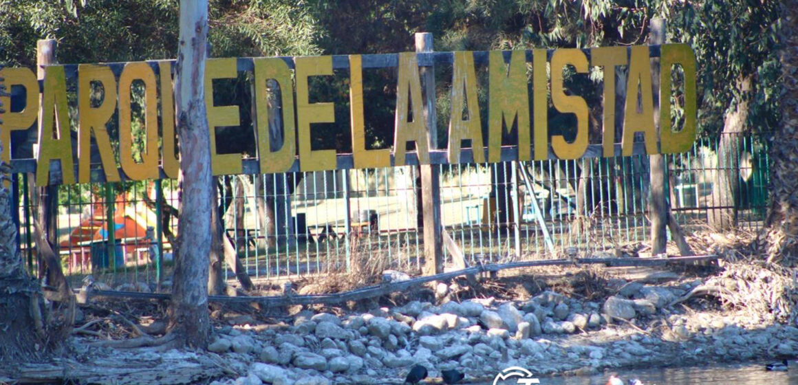 Limpian lago del Parque de la Amistad XXV Ayuntamiento de Tijuana