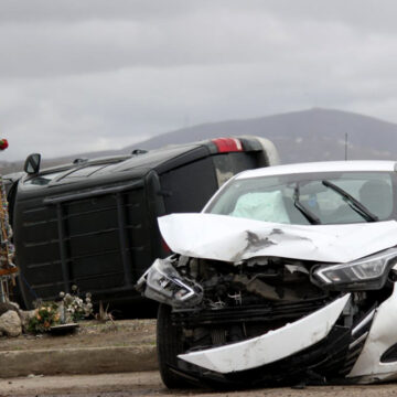 Choque y volcadura en famoso retorno del IMOS