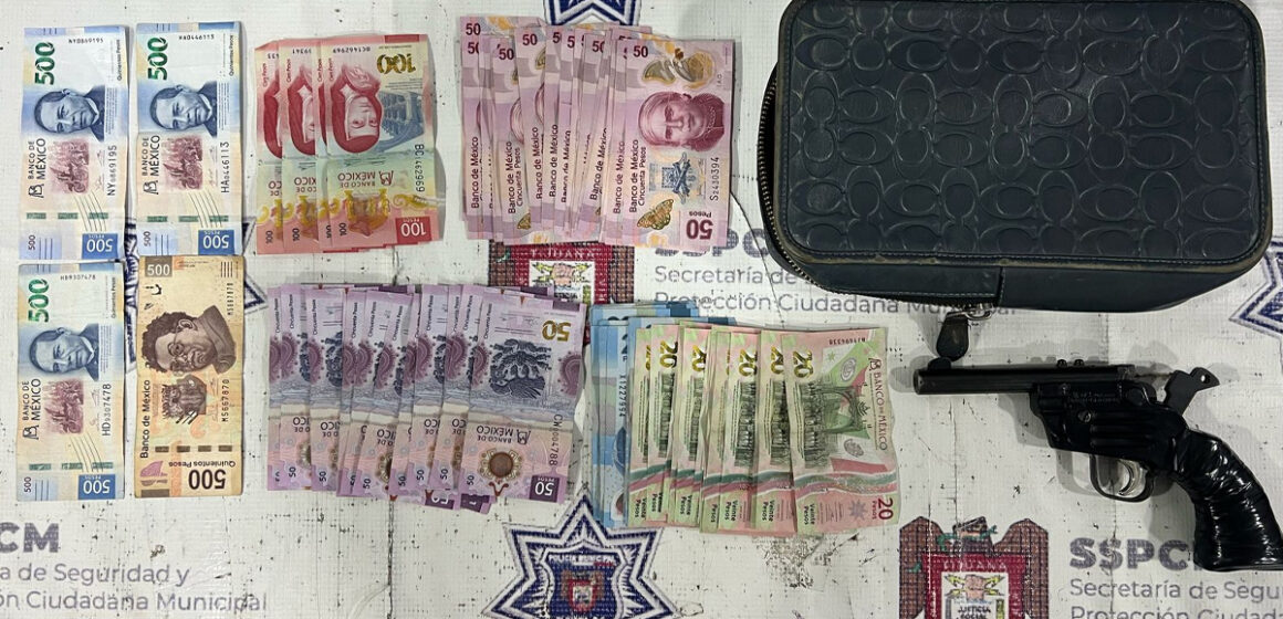 Detienen a dos menores tras asalto a mano armada a Oxxo