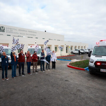 Banderazo para la entrega de 31 ambulancias en el nuevo Hospital General Regional No.23