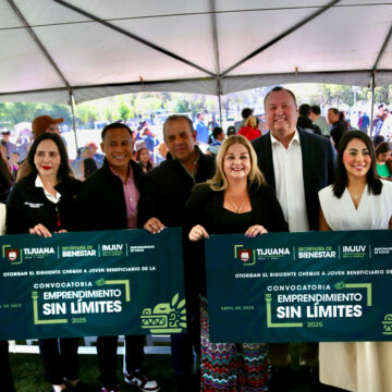 1 Entrega XXV ayuntamiento de Tijuana apoyos del programa “Emprendimiento sin Límites”