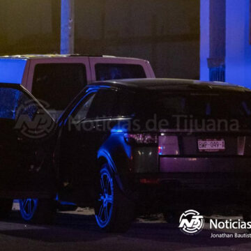 Mujer es asesinada dentro de una Range Rover en Playas de Tijuana