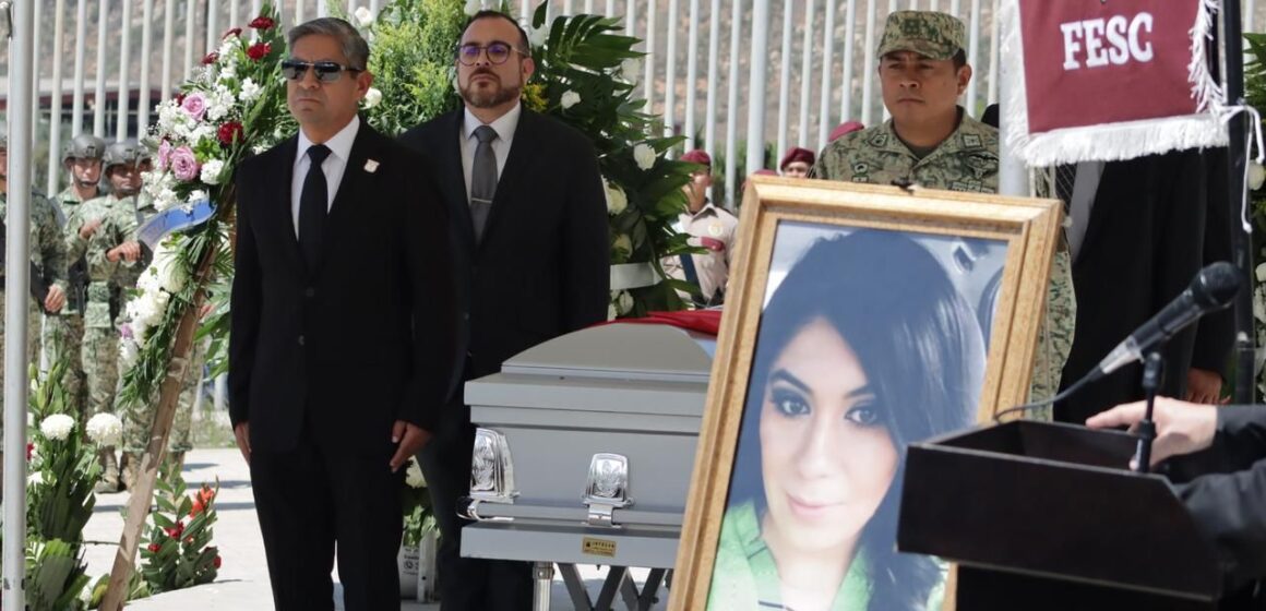 Despiden con honores a agente Abigail Esparza Reyes