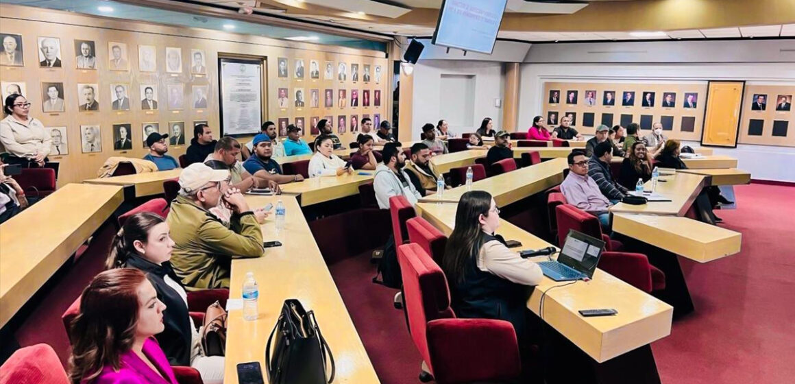 Imparte XXV Ayuntamiento de Tijuana taller a comerciantes de bazares sobre la reglamentación municipal