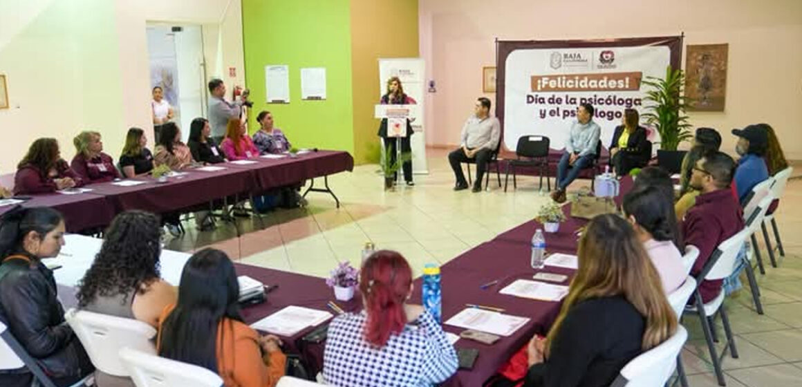 DIF BC impulsa capacitación a sus colaboradores del área psicológica