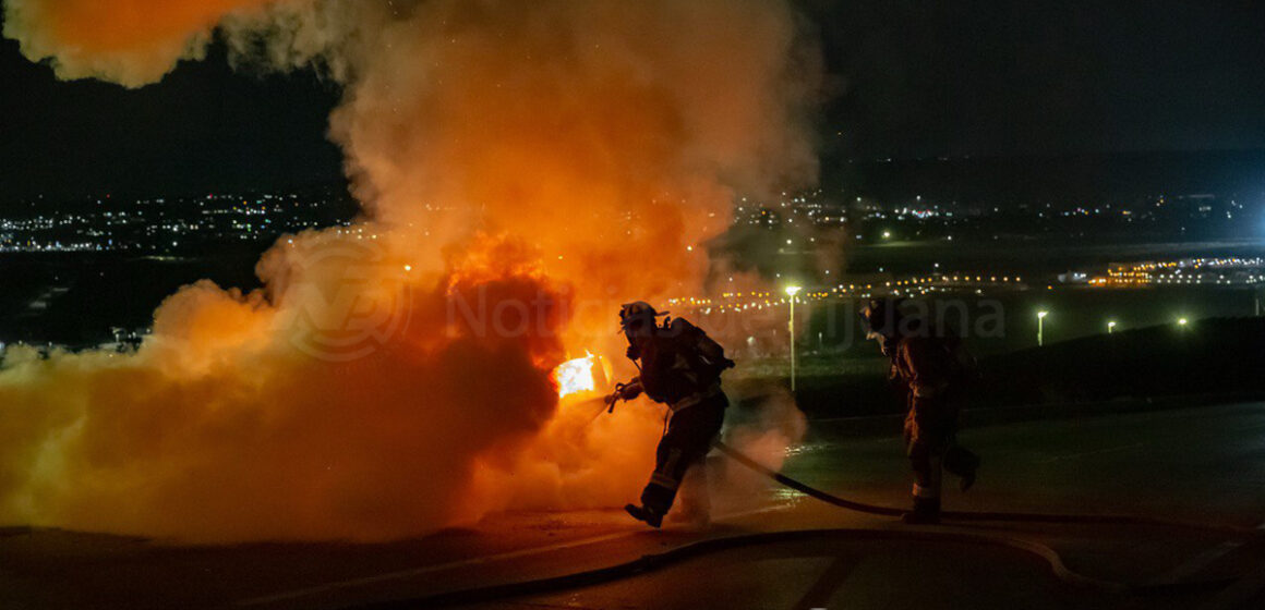 1 Automóvil se incendia sobre Avenida Internacional