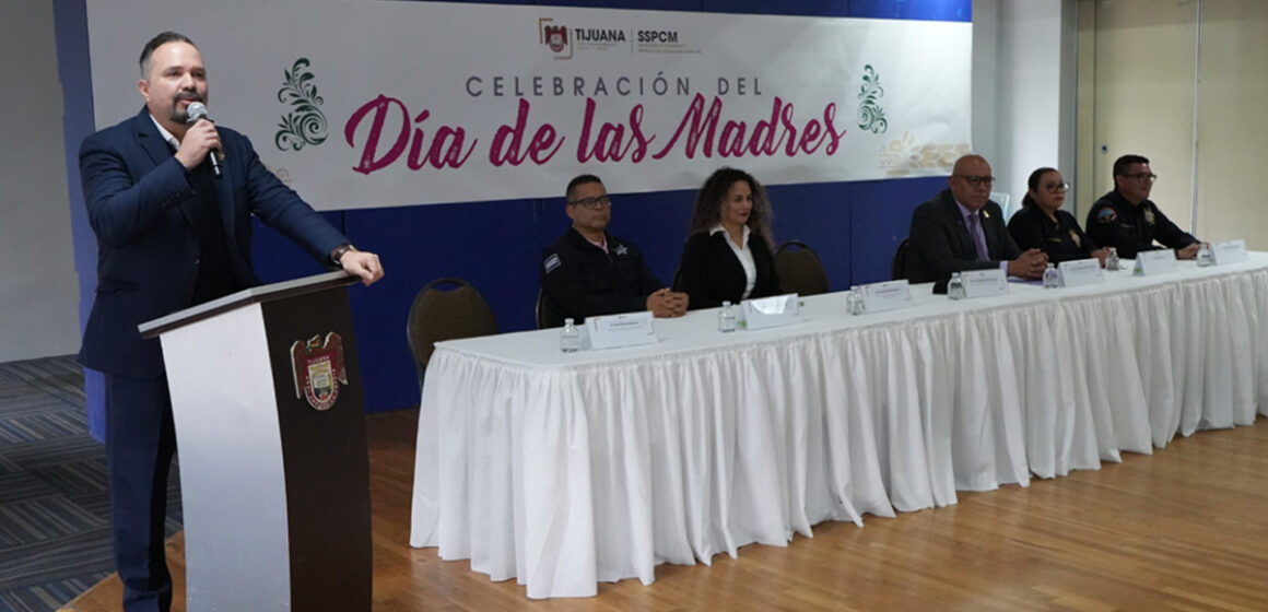 Reconocen a mamás policías por su labor y dedicación a Tijuana