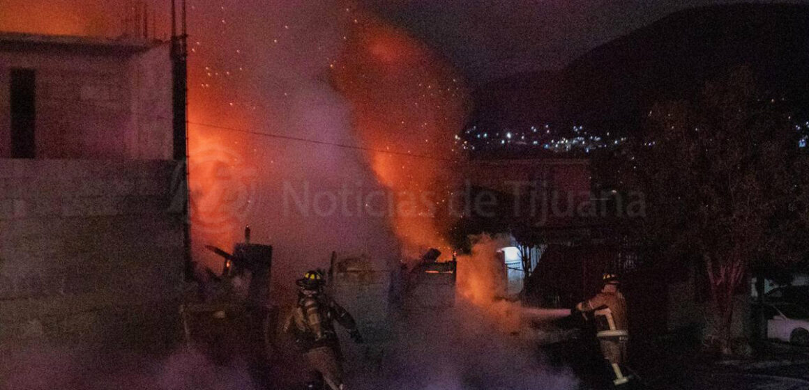 1 Incendio consume vivienda en colonia Mariano Matamoros