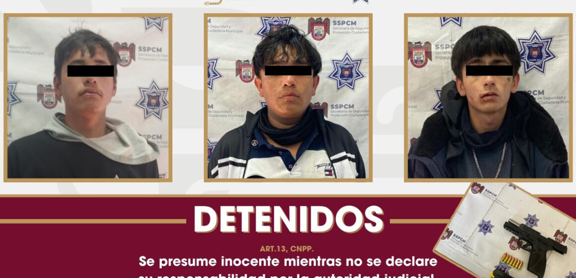 1 Asegura Policía Municipal a tres personas armadas tras persecución