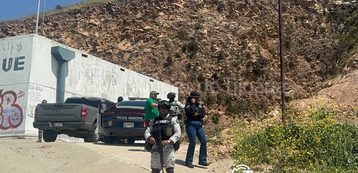 2 Vecinos localizan a mujer sin vida en camino de terracería