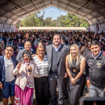 Encabeza presidente municipal celebración del Día de las Madres