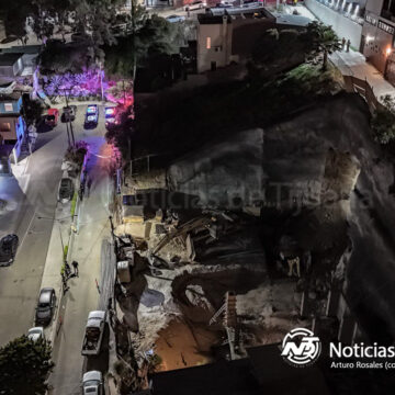 Vecinos de la colonia Cacho preocupados por colapso de tierra en obra en construcción
