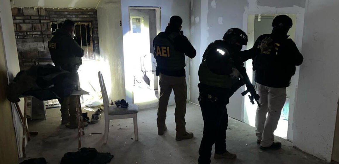 Recupera la FGE vehículo robado durante cateo en Tecate