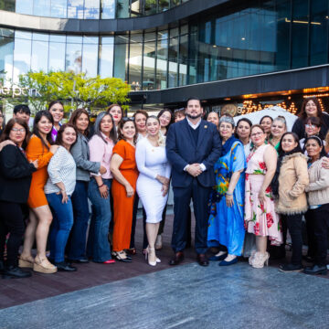 Acompaña Ismael Burgueño a docentes en celebración del Día de las Madres