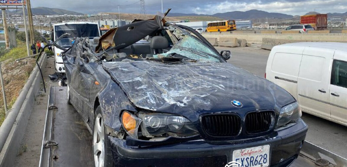 3 BMW se impacta contra camión de Settepi en el bulevar 2000