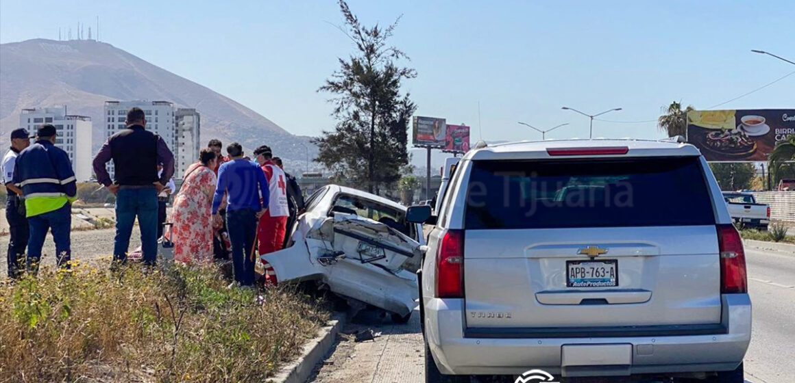3 Choque en Vía Rápida manda a un hombre al hospital