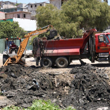 Gobierno Municipal limpia pluvial en Ejido Matamoros