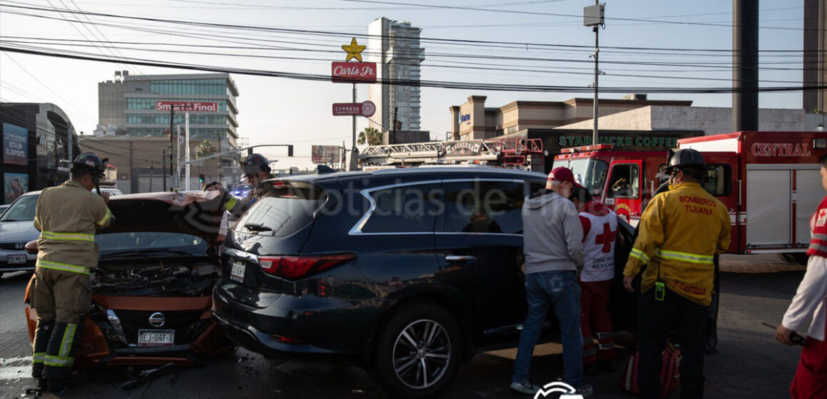 Congestionamiento en bulevar Salinas por accidente vehicular