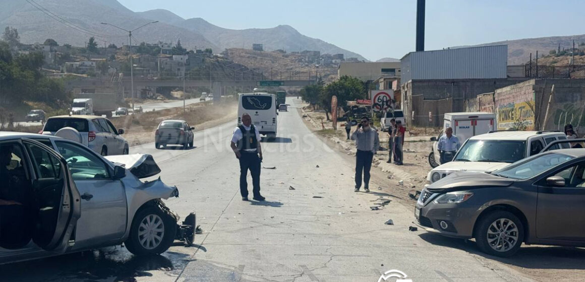 8 Accidente en el bulevar 2000 deja tres vehículos dañados y una persona lesionada