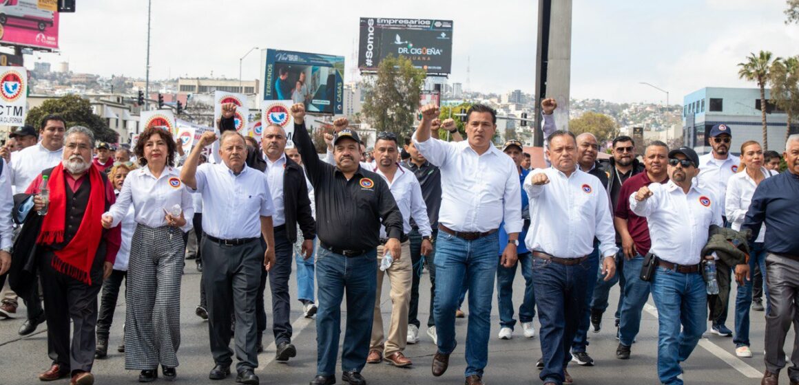 IMG_7335 Marchan tijuanenses en conmemoración y defensa de sus derechos en el Día del Trabajo