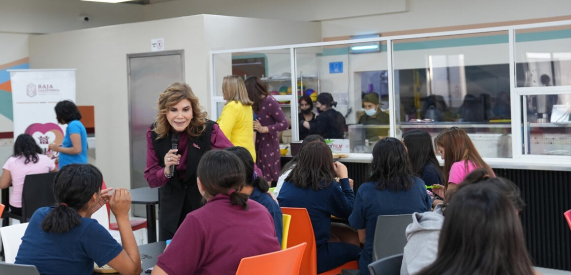 alb Sistema DIF BC realiza actividad en comedor del albergue de Mexicali