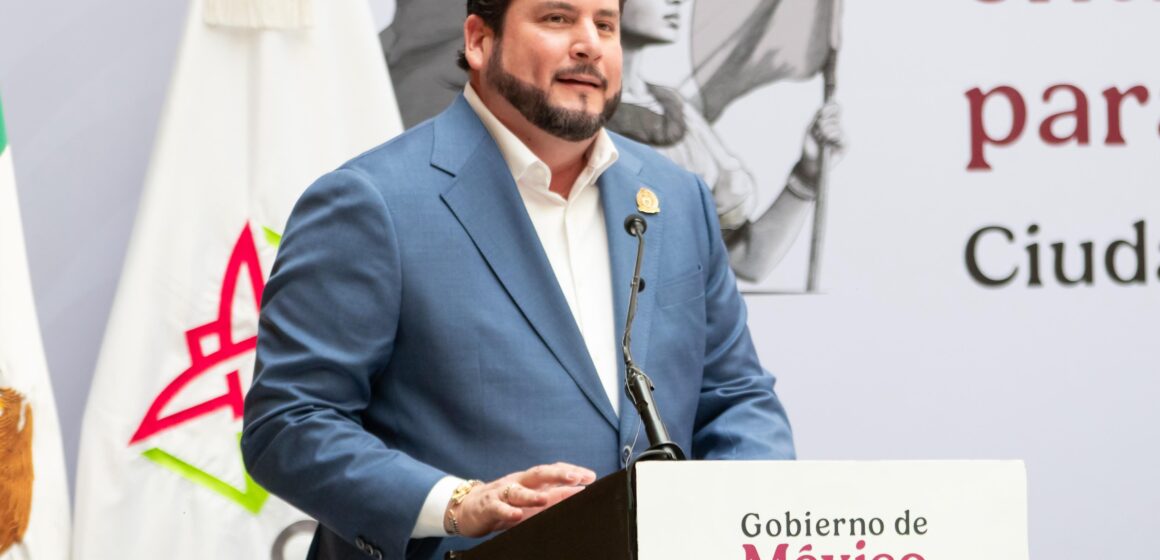 Burgueño atestigua histórica alianza entre Mexicana de Aviación y Correos de México