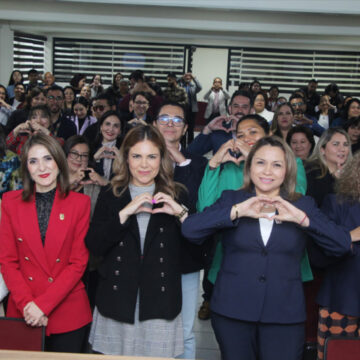 Fortalece el sistema DIF Baja California su programa “Familias de Corazón” a través de un simposio