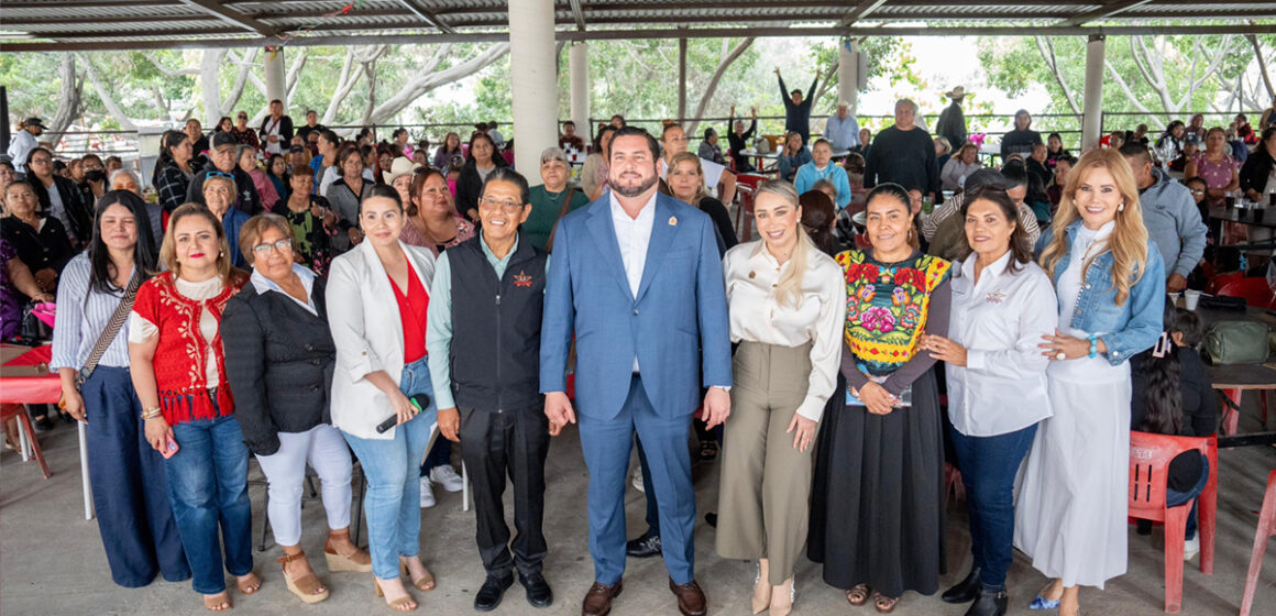 nvg Festeja Ismael Burgueño a madres lideresas de la Zona Este