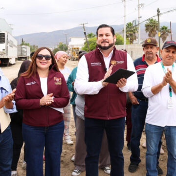 Supervisa Ismael Burgueño obras de mejoramiento urbano en colonia Granjas Familiares