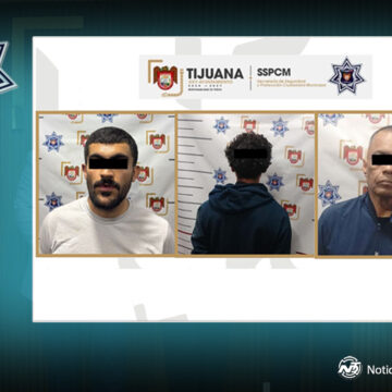 Arrestan a tres por colocar mantas con mensajes intimidantes