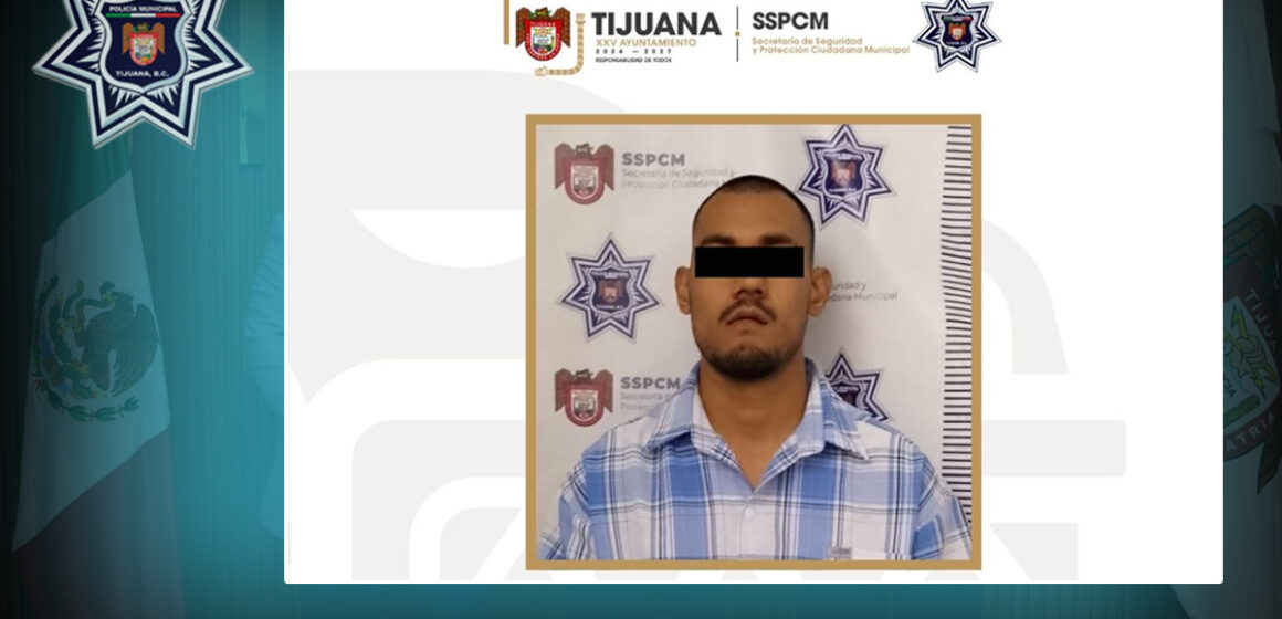 Policía Municipal detiene a sujeto por tirar basura; tenía orden de aprehensión