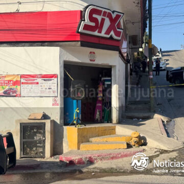 Balean a pareja dentro de tienda SIX; el muere y ella sobrevive…  ¡Agresor huye!
