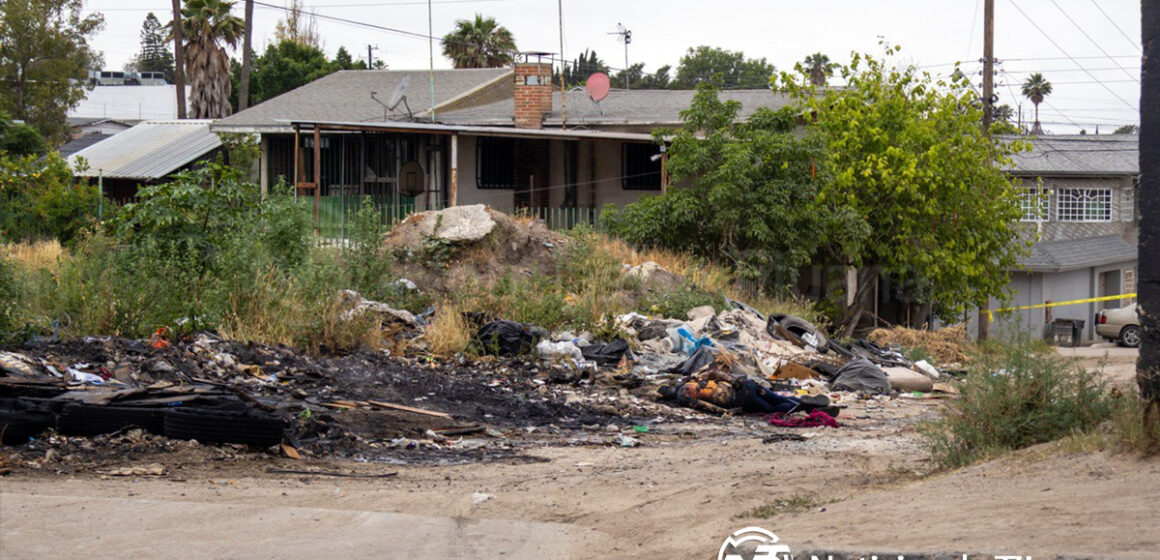 3 Bomberos localizan cuerpo carbonizado en la colonia El Pípila